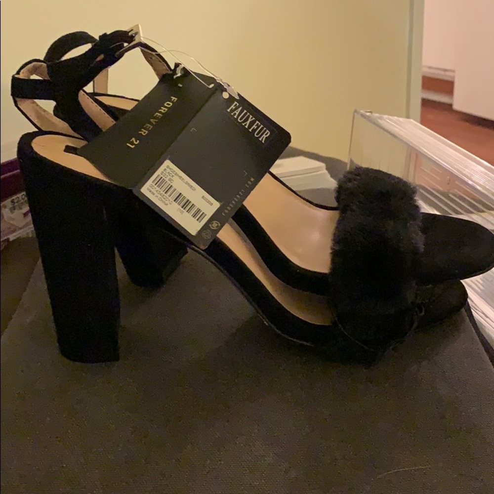Black Forever 21 High Heels - Picture 2 of 3